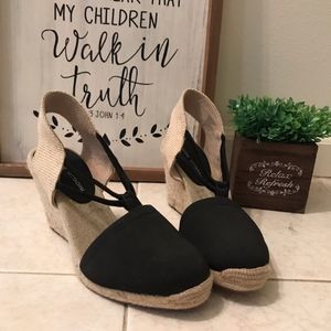 Adrienne Vittadini wedge shoes